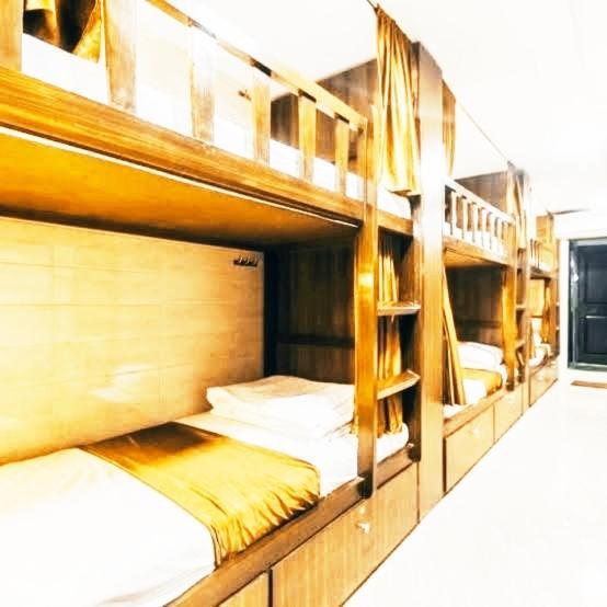Awesome Dormitory Male Only 뭄바이 외부 사진